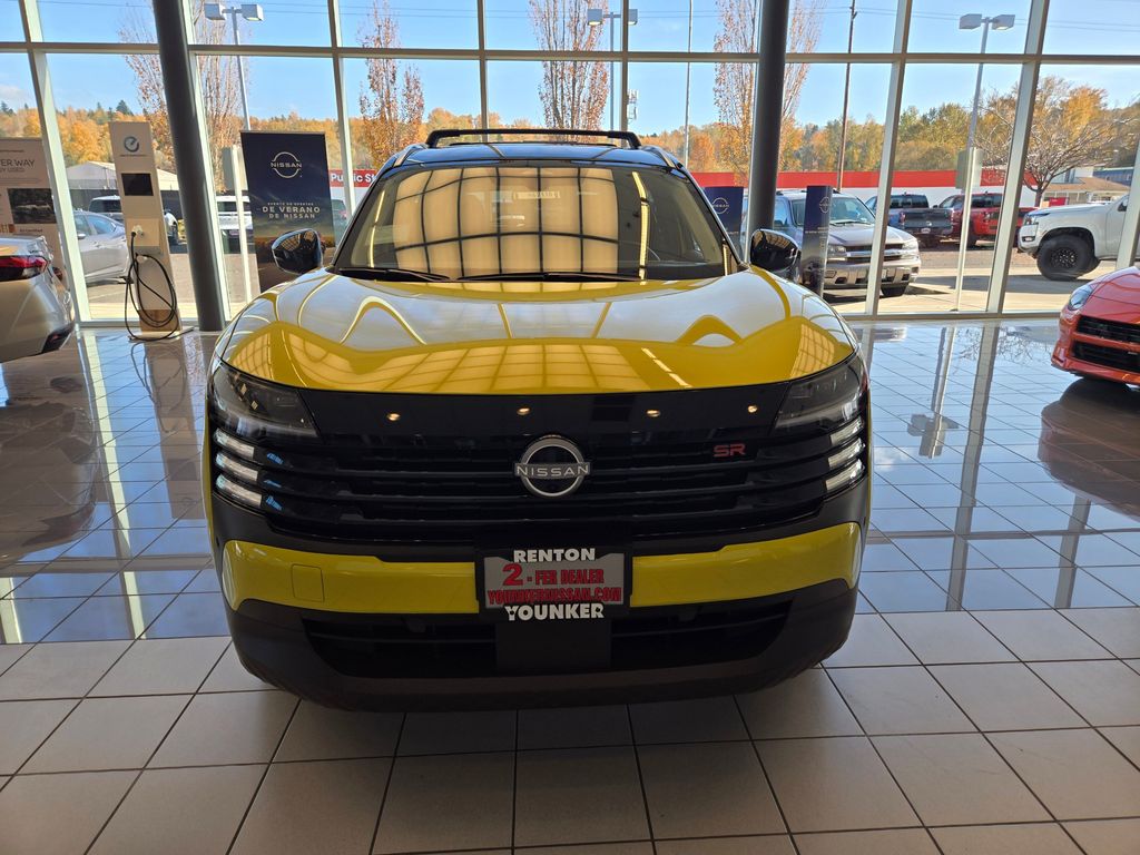 2026 Nissan Kicks SR Image 2 of 12