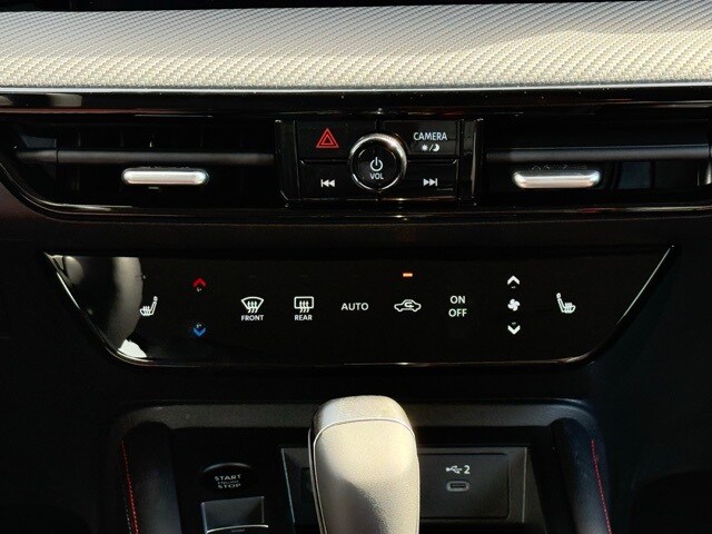 2026 Nissan Kicks SR Image 25 of 31