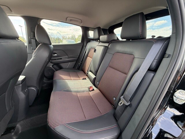 2026 Nissan Kicks SR Image 12 of 31