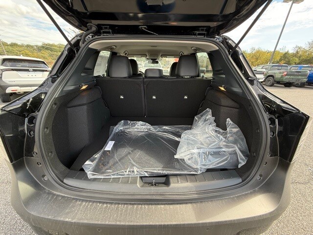 2026 Nissan Kicks SR Image 10 of 31