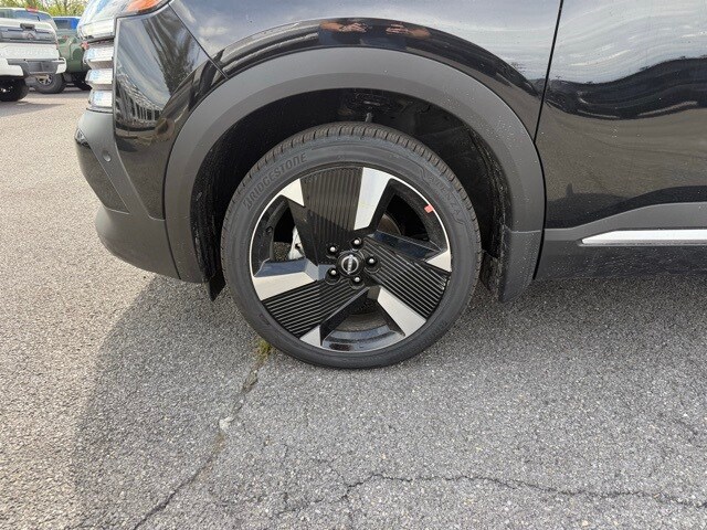 2026 Nissan Kicks SR Image 9 of 31