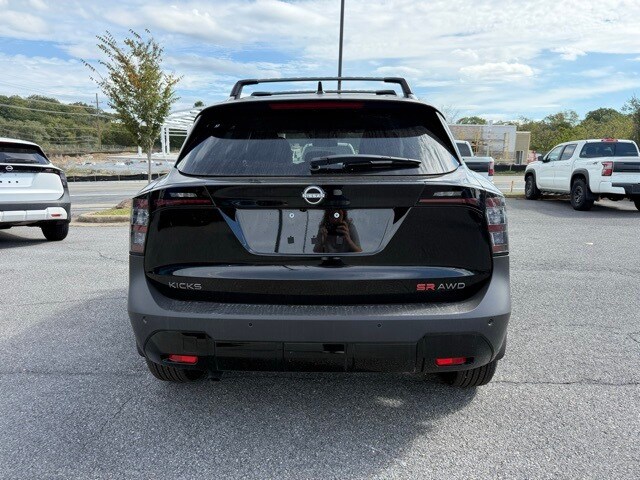 2026 Nissan Kicks SR Image 6 of 31