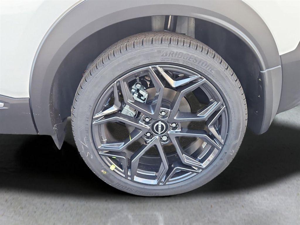 2026 Nissan Kicks SR Image 3 of 16