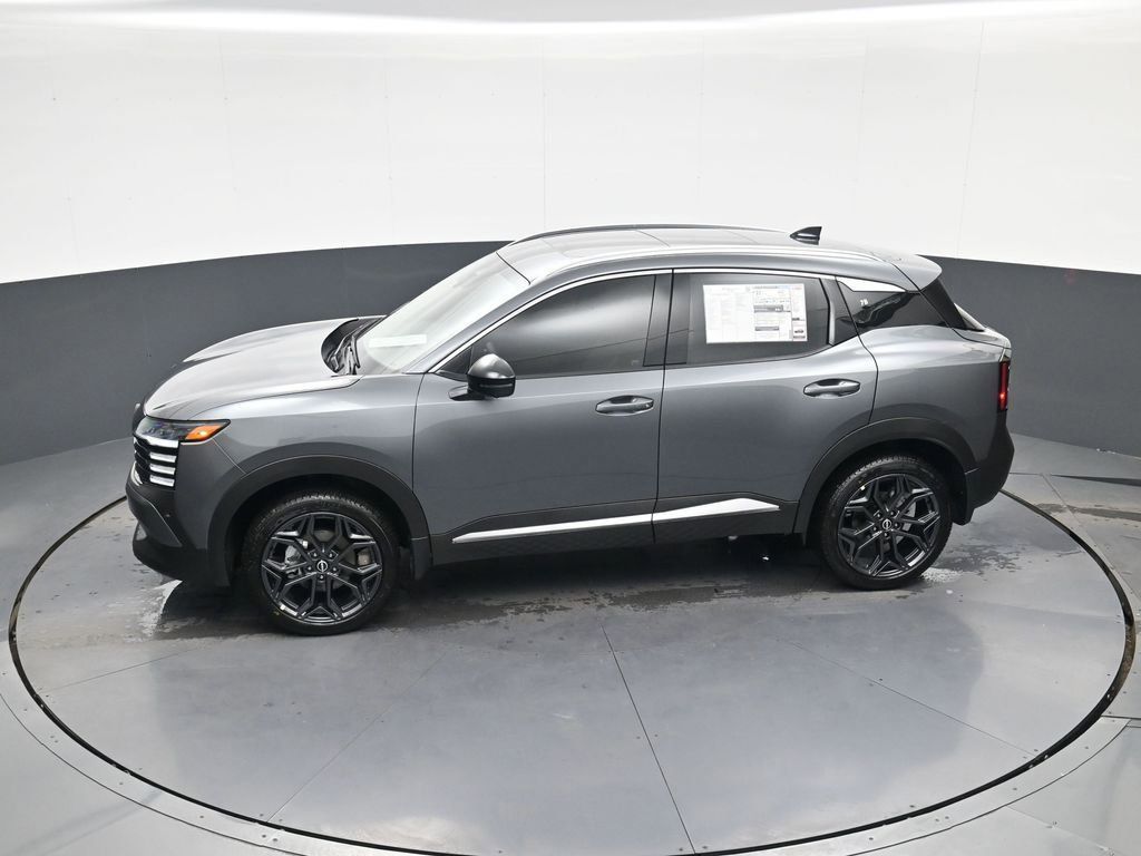 2026 Nissan Kicks SR Image 3 of 20