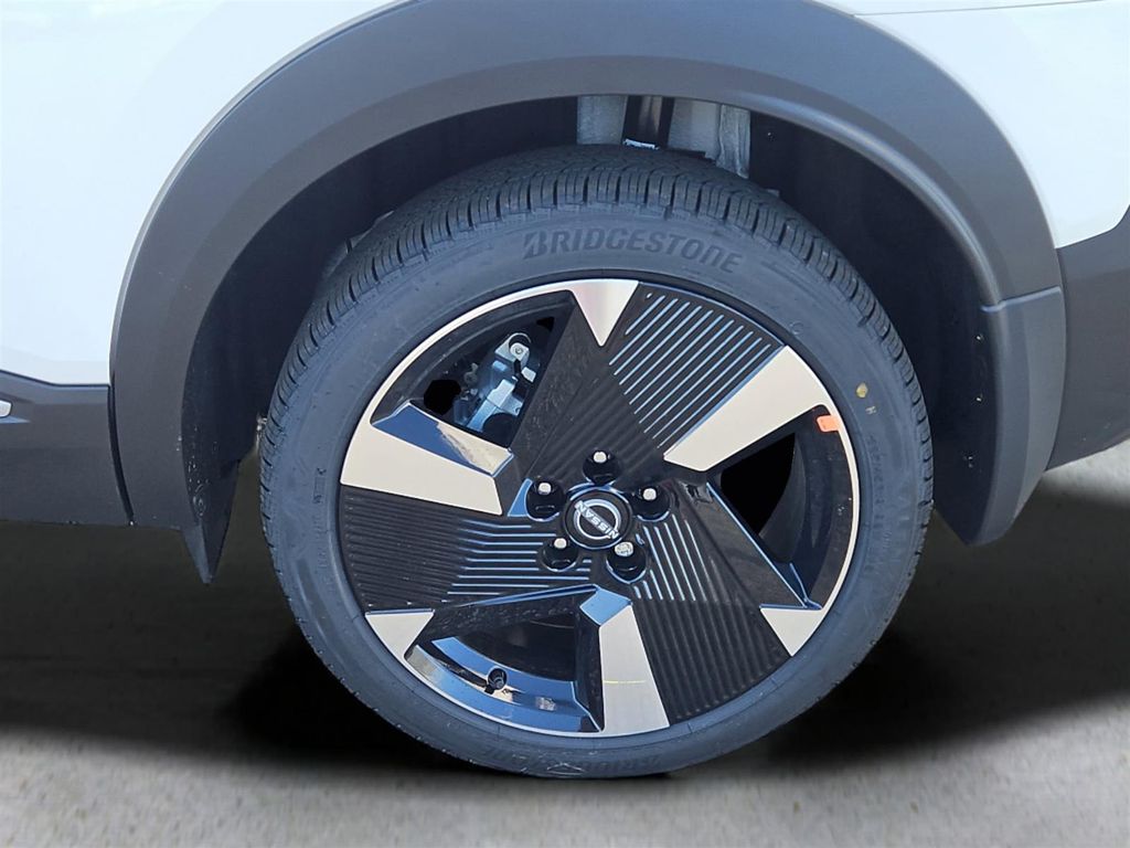 2026 Nissan Kicks SR Image 3 of 16