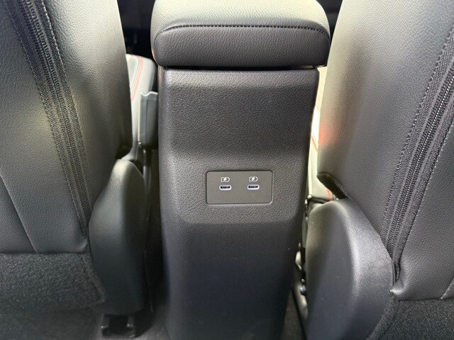 2026 Nissan Kicks SR Image 27 of 33