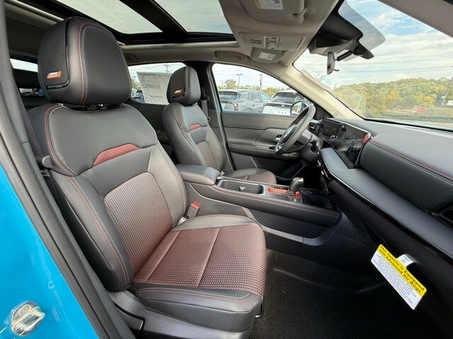 2026 Nissan Kicks SR Image 12 of 33