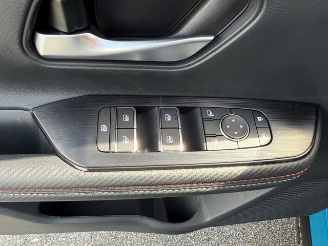 2026 Nissan Kicks SR Image 32 of 33