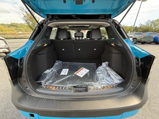 2026 Nissan Kicks SR Image 9 of 33