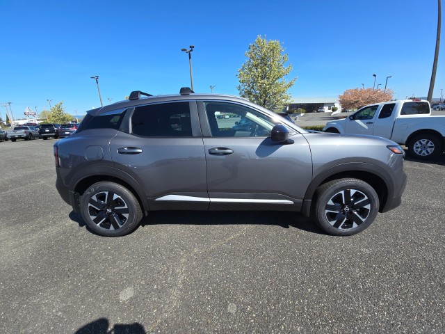2026 Nissan Kicks SV Image 3 of 40