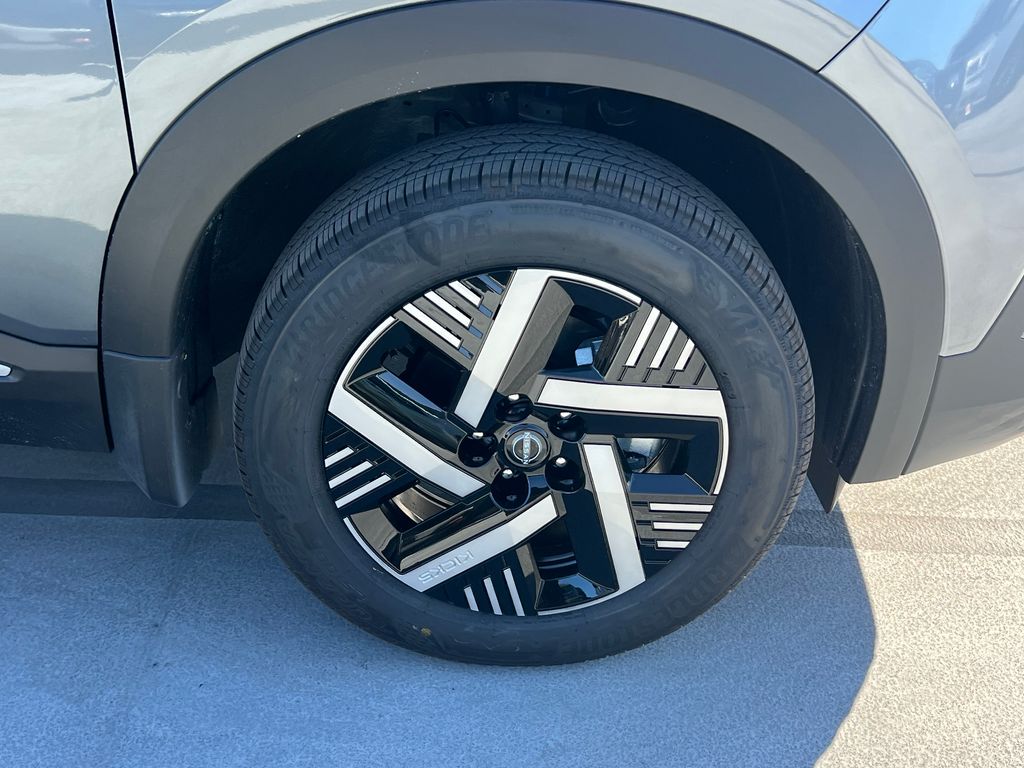 2026 Nissan Kicks SV Image 10 of 30