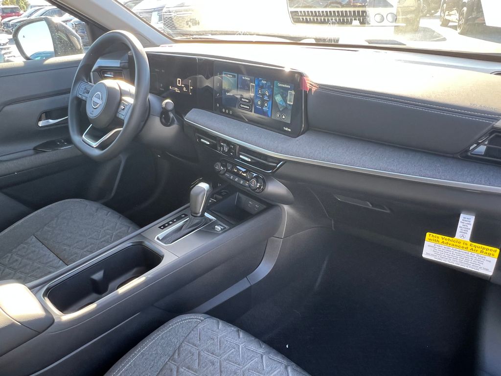 2026 Nissan Kicks SV Image 16 of 30