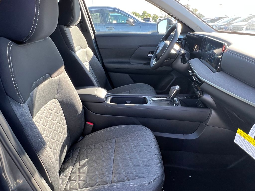 2026 Nissan Kicks SV Image 12 of 30