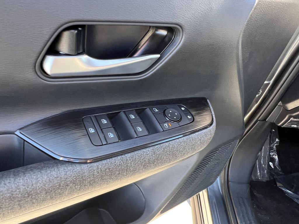 2026 Nissan Kicks SV Image 24 of 30