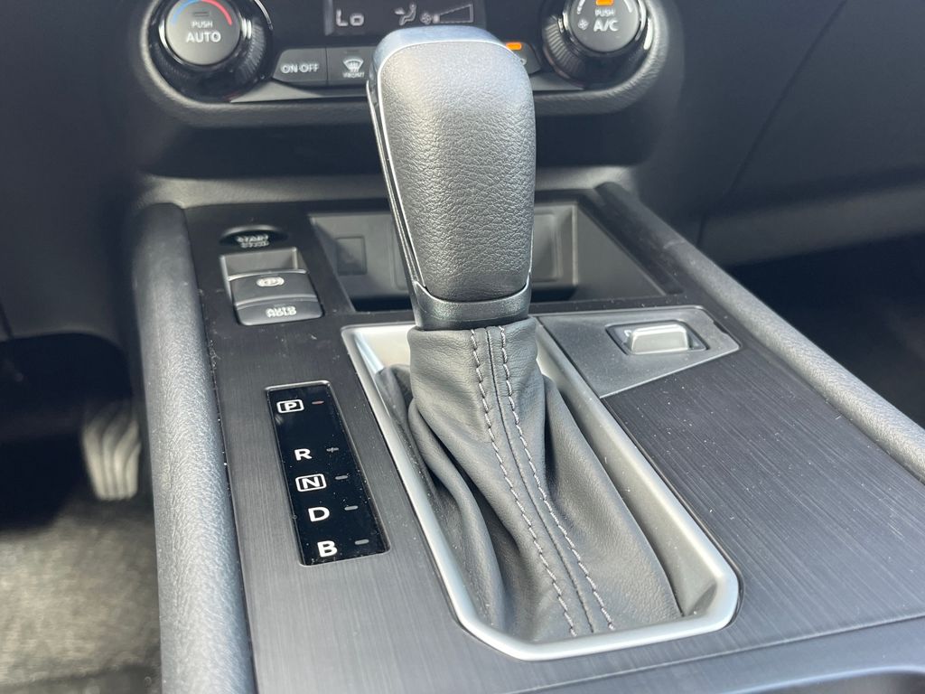 2026 Nissan Kicks SV Image 22 of 32