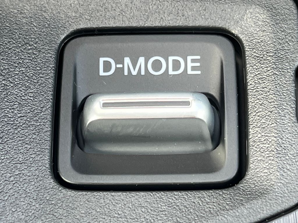 2026 Nissan Kicks SV Image 25 of 32