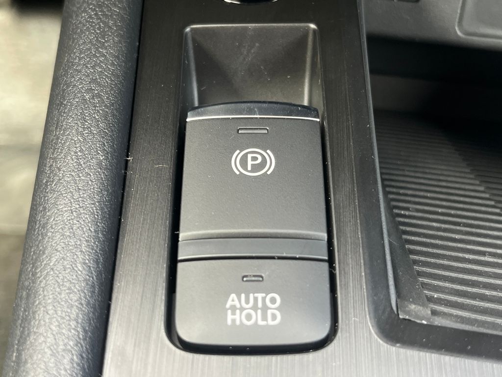 2026 Nissan Kicks SV Image 27 of 32