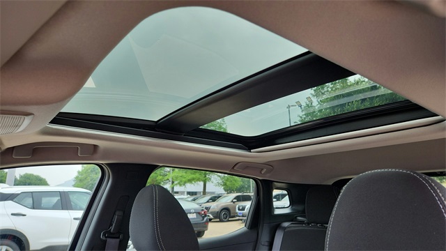 2026 Nissan Kicks SV Image 13 of 25