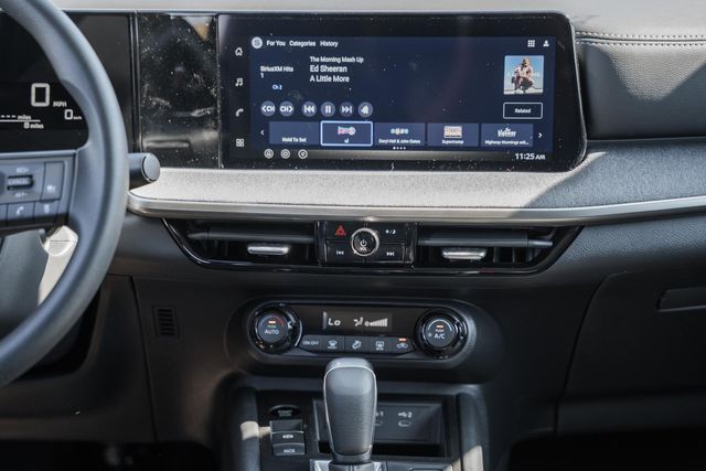 2026 Nissan Kicks SV Image 17 of 36