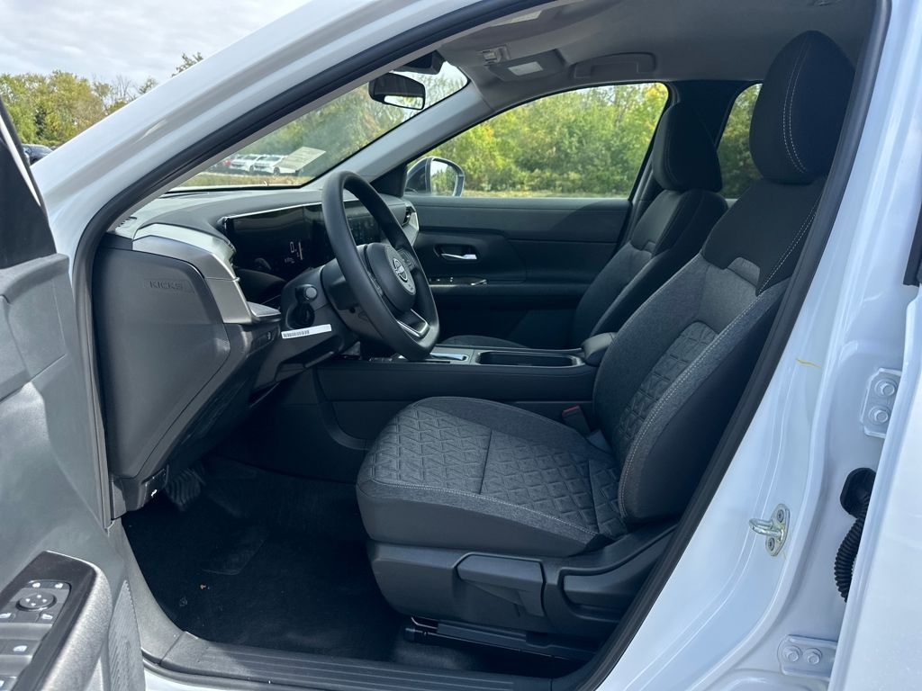 2026 Nissan Kicks SV Image 14 of 35