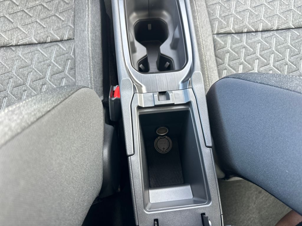 2026 Nissan Kicks SV Image 34 of 35