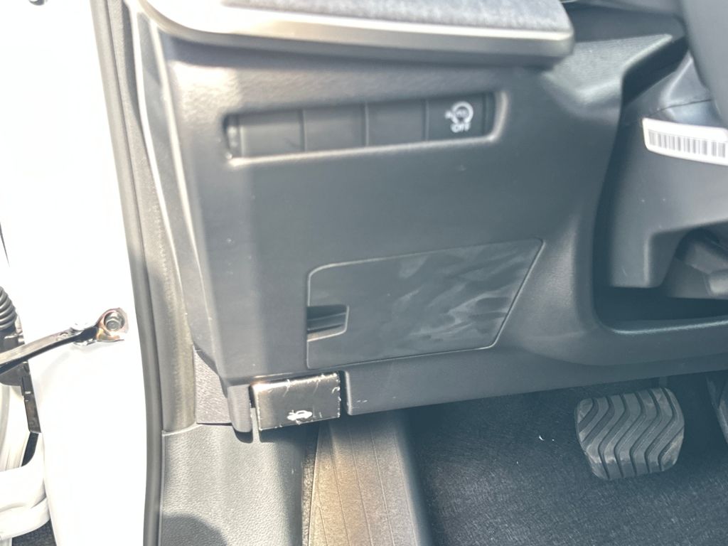 2026 Nissan Kicks SV Image 13 of 35