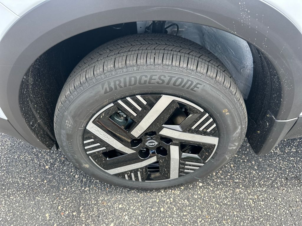 2026 Nissan Kicks SV Image 11 of 35