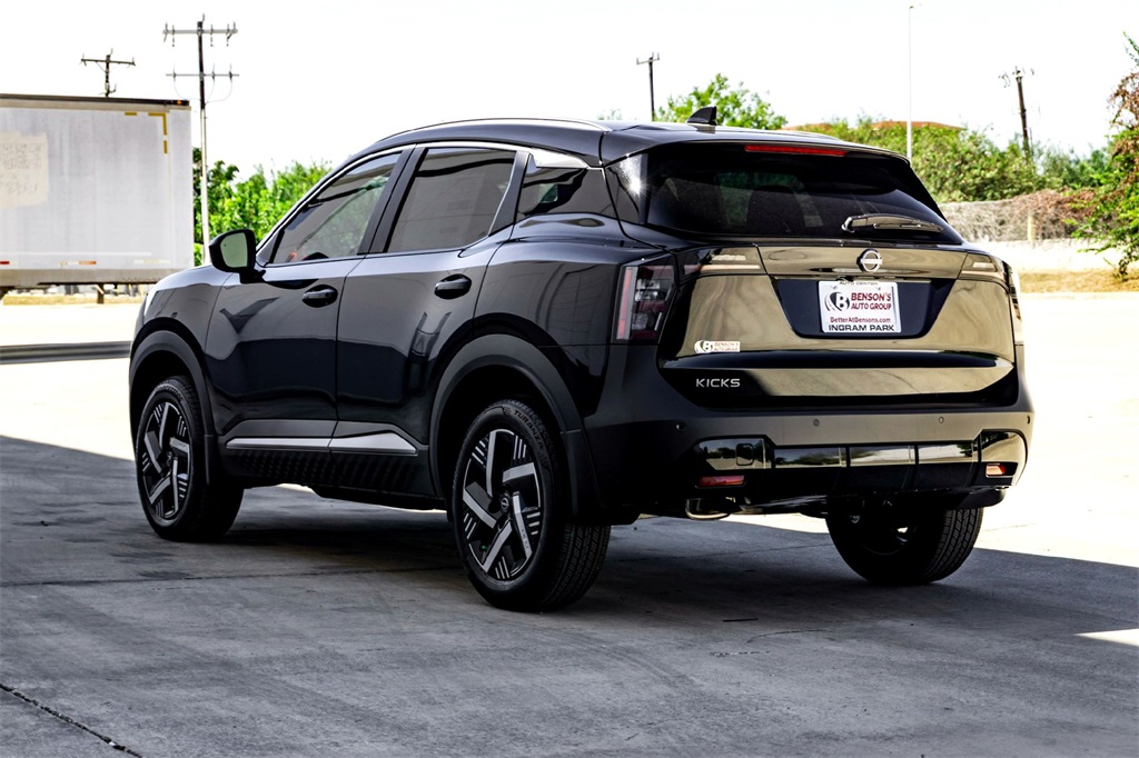 2026 Nissan Kicks SV Image 4 of 21