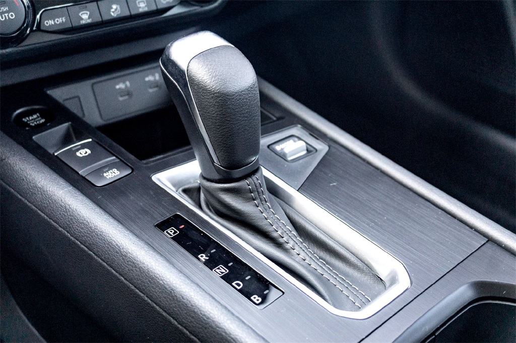 2026 Nissan Kicks SV Image 16 of 21