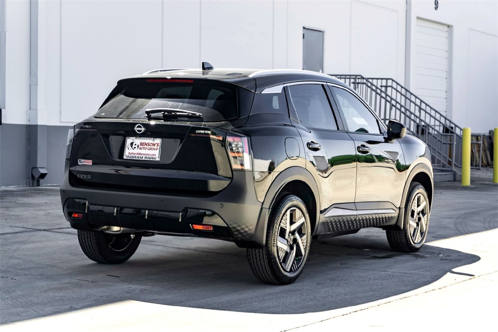 2026 Nissan Kicks SV Image 3 of 21