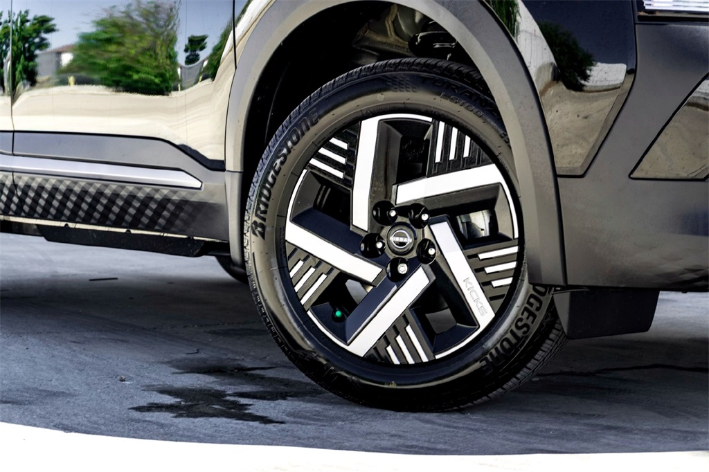 2026 Nissan Kicks SV Image 5 of 21