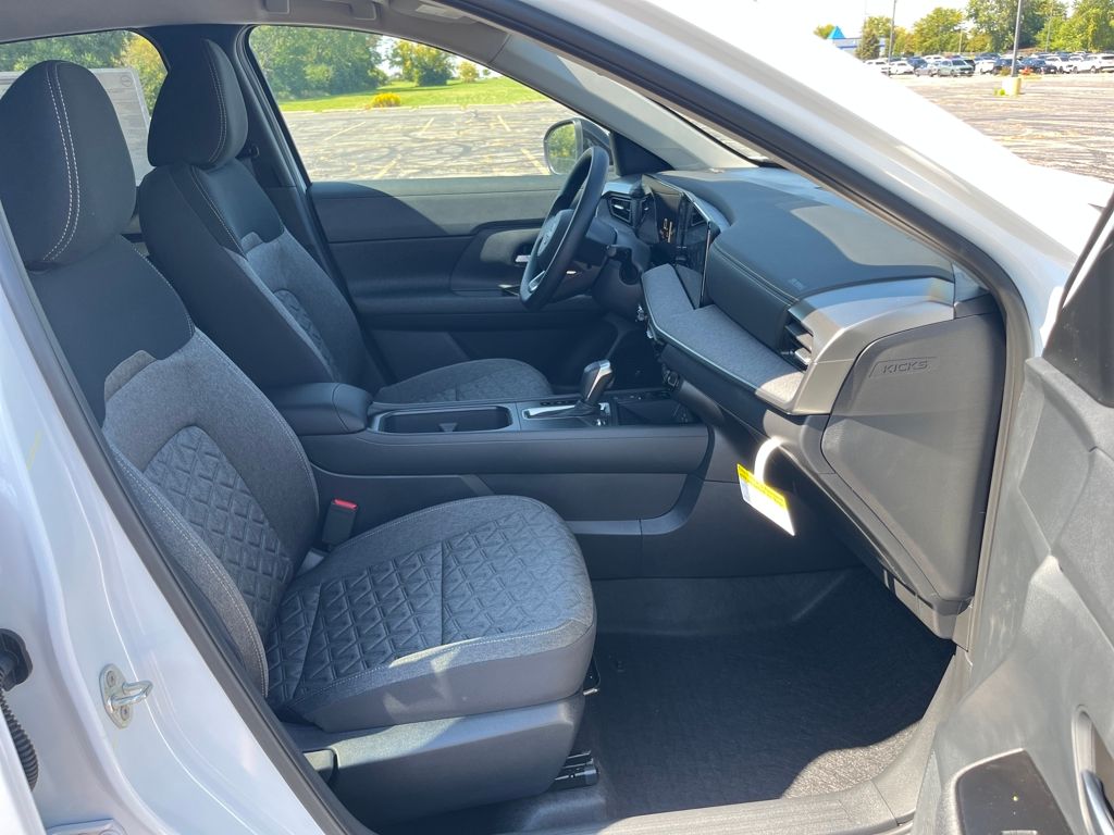 2026 Nissan Kicks SV Image 14 of 31