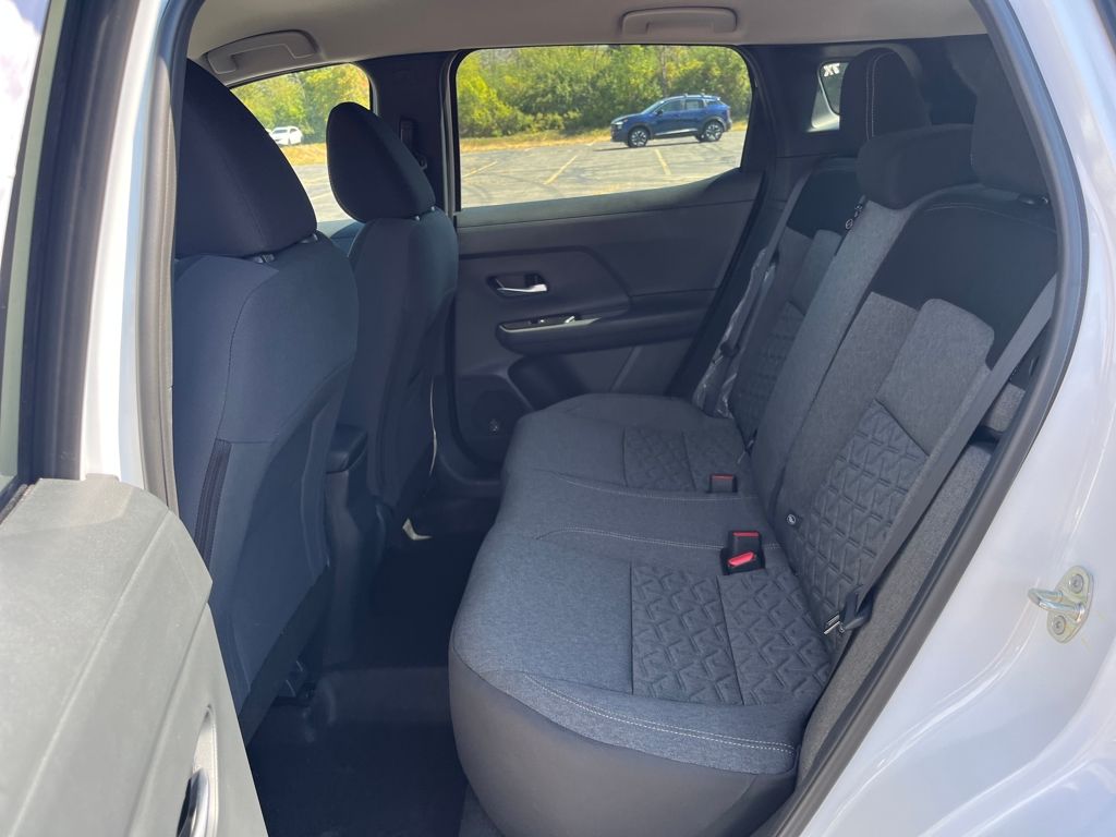 2026 Nissan Kicks SV Image 29 of 31