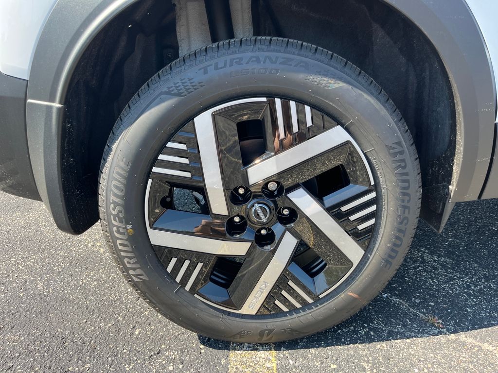 2026 Nissan Kicks SV Image 9 of 31