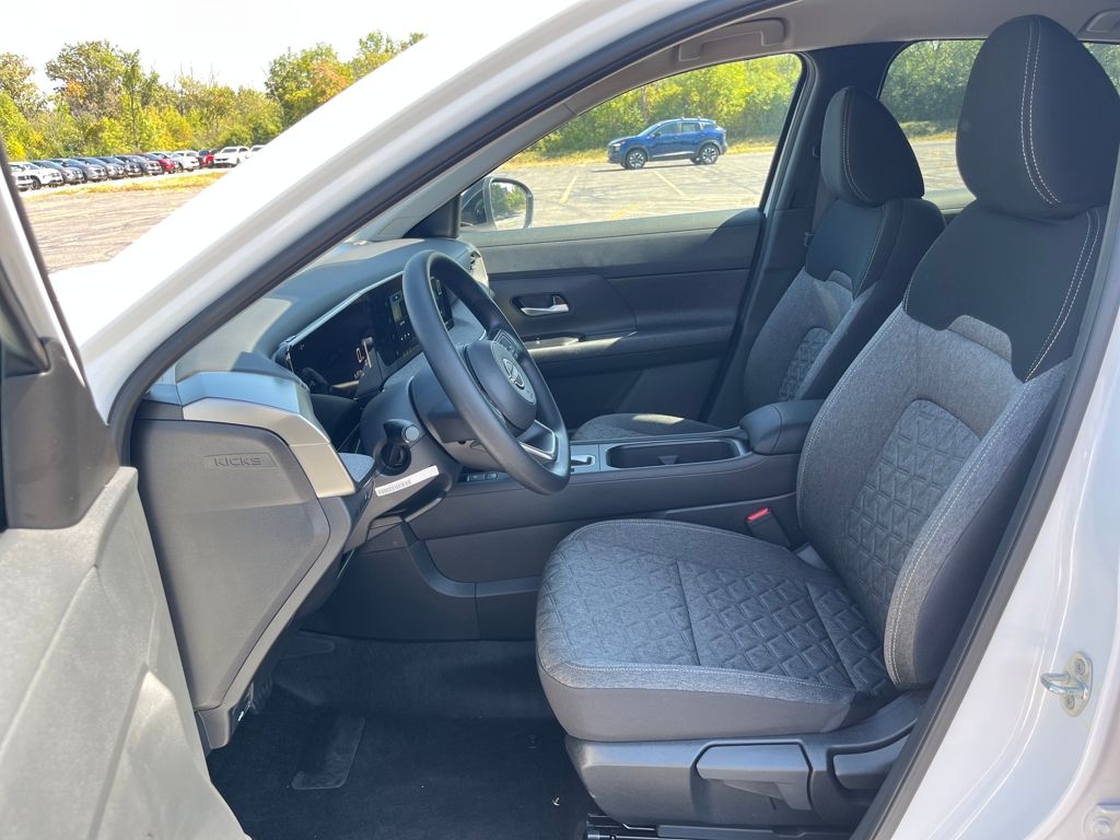 2026 Nissan Kicks SV Image 15 of 31