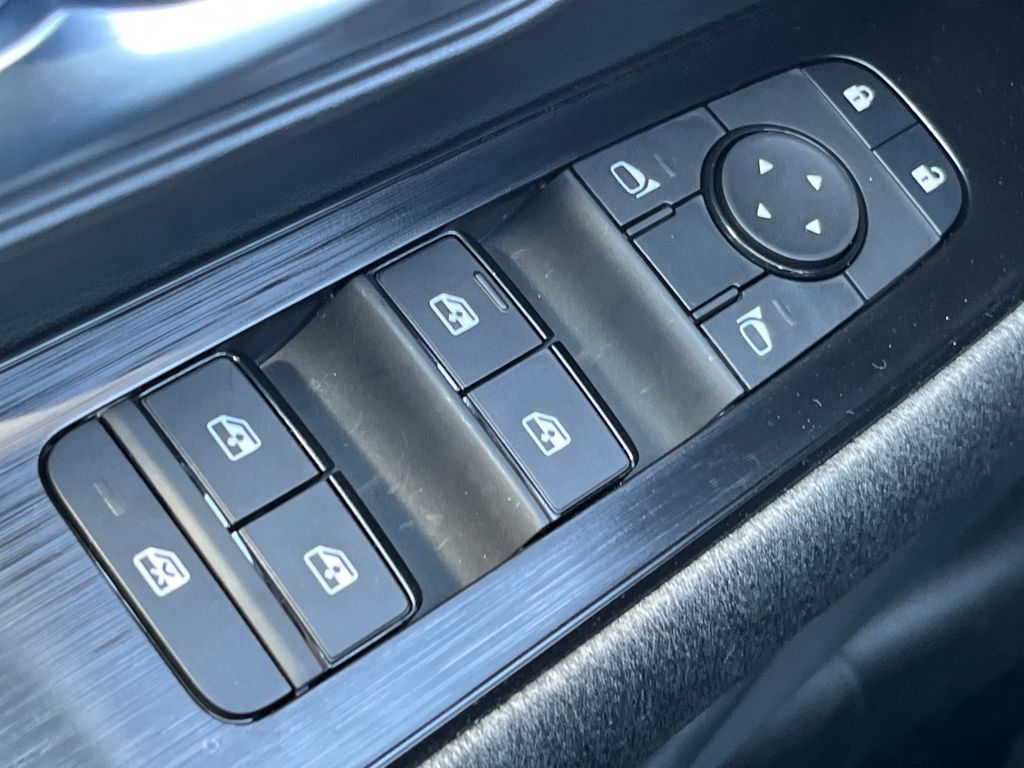 2026 Nissan Kicks SV Image 24 of 31