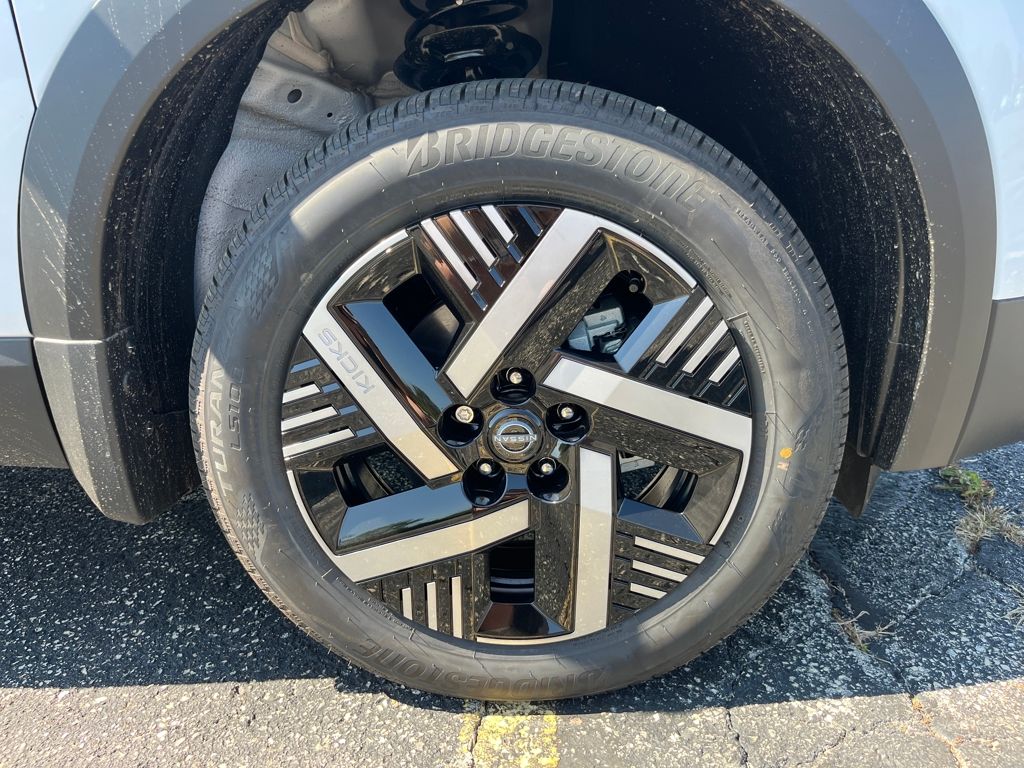 2026 Nissan Kicks SV Image 11 of 31