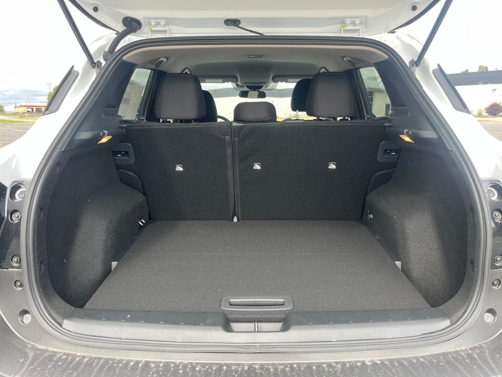 2026 Nissan Kicks SV Image 13 of 32