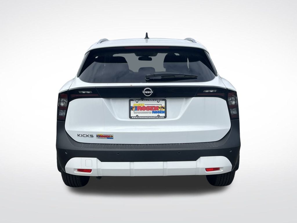 2026 Nissan Kicks SV Image 6 of 32