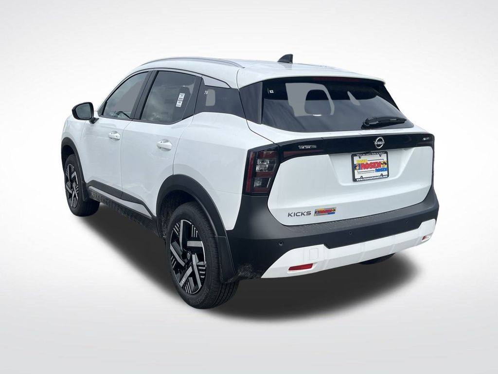 2026 Nissan Kicks SV Image 7 of 32
