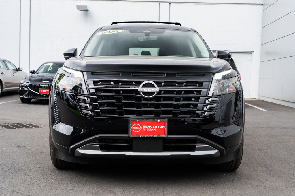 2026 Nissan Pathfinder Platinum Image 3 of 31