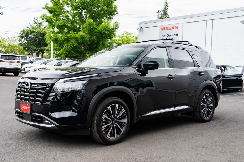 2026 Nissan Pathfinder Platinum Image 1 of 31