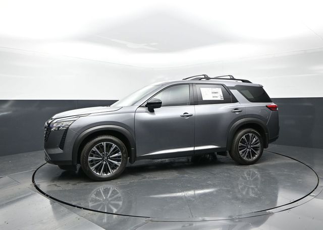 2026 Nissan Pathfinder Platinum Image 3 of 30