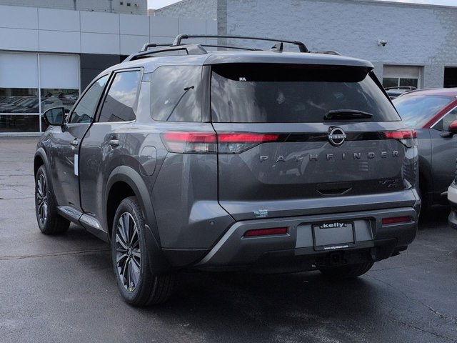 2026 Nissan Pathfinder Platinum Image 3 of 15