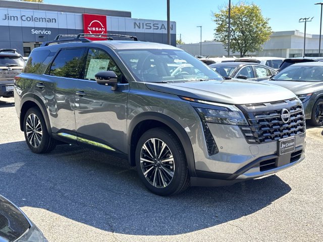 2026 Nissan Pathfinder Platinum Image 3 of 19