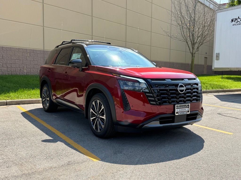 2026 Nissan Pathfinder Platinum Image 2 of 28