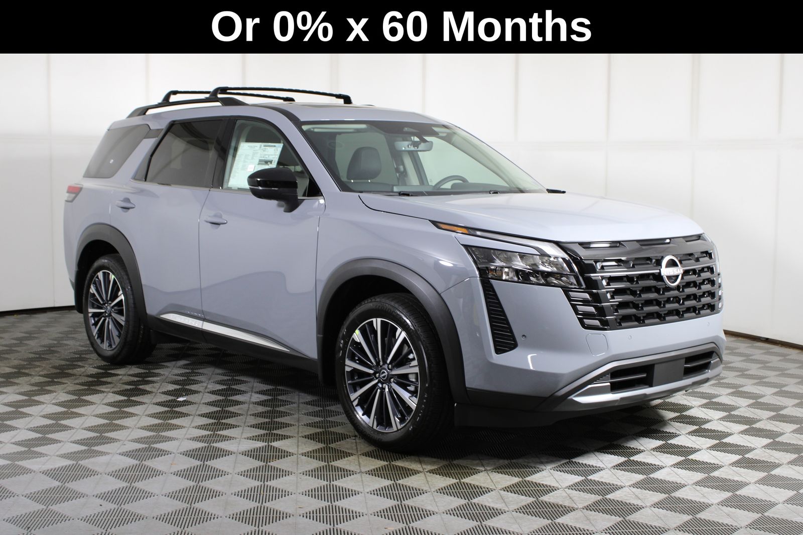 2026 Nissan Pathfinder Platinum Image 3 of 34