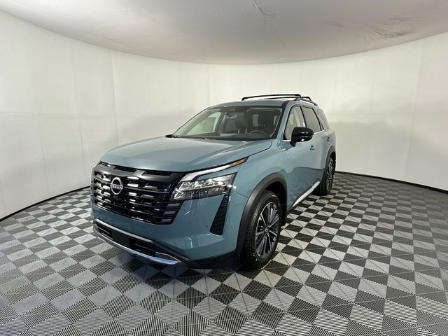 2026 Nissan Pathfinder Platinum Image 1 of 33