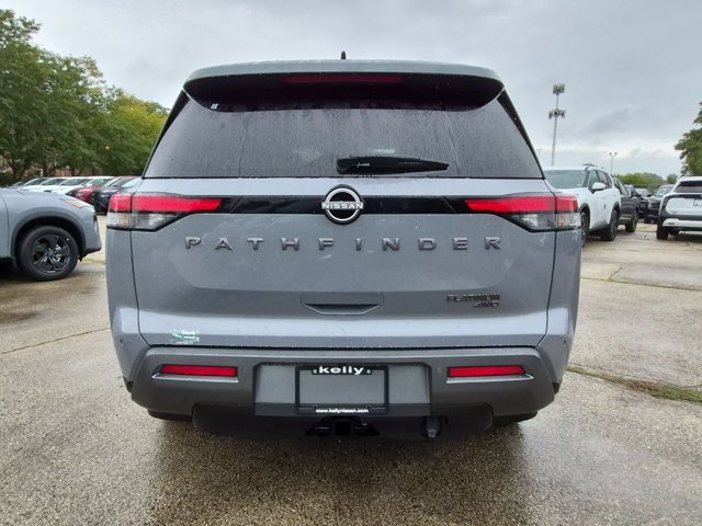 2026 Nissan Pathfinder Platinum Image 3 of 22