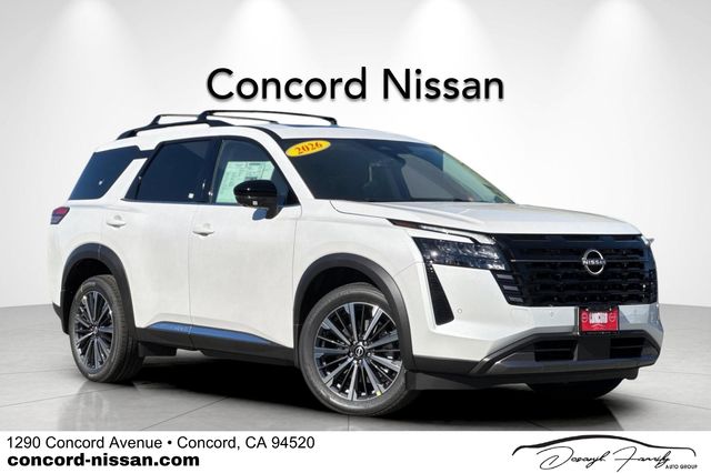 2026 Nissan Pathfinder Platinum Image 3 of 34